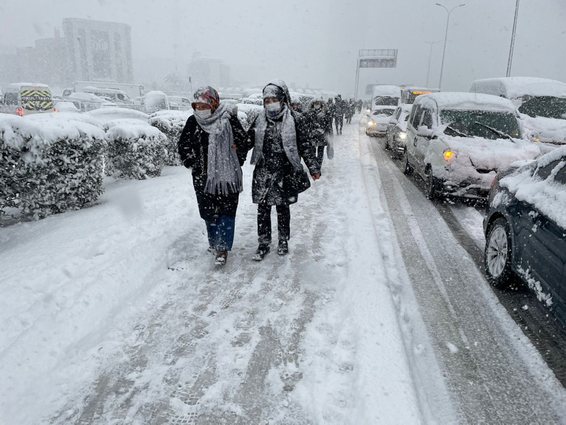 İstanbul’a şubat için yeni uyarı! İşte İstanbul’daki şiddetli kar yağışının sebebi