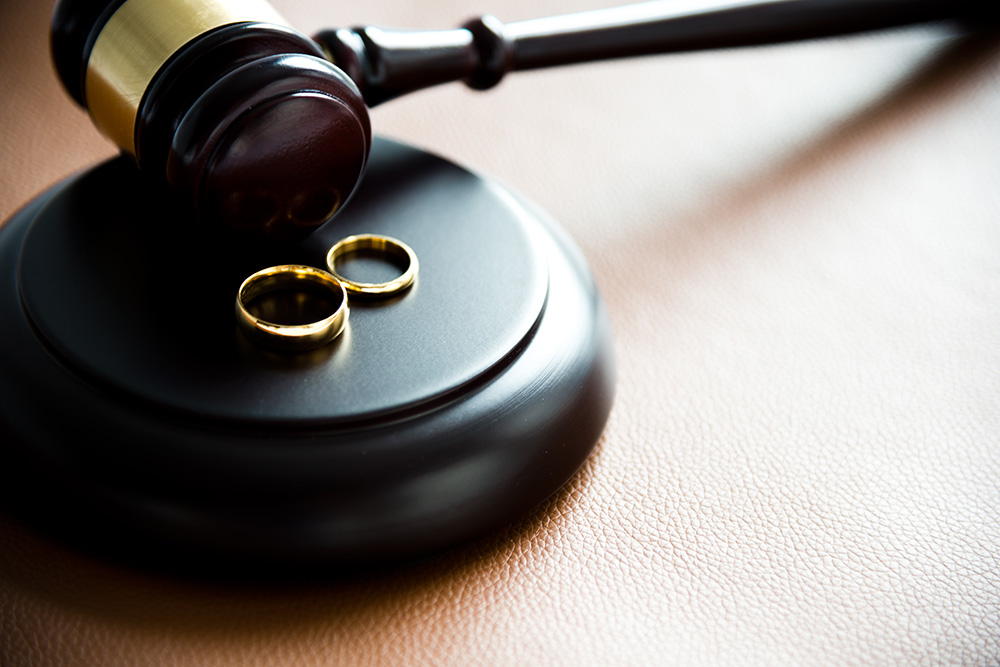 Yargıtay’dan emsal karar! Eve geç gitmek hem boşanma hem tazminat sebebi sayıldı