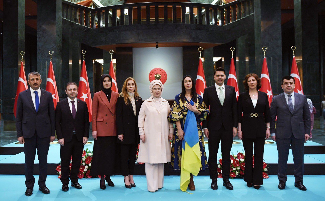 Emine Erdoğan: Türkiye’nin yardım eli tüm ülkelere uzanıyor