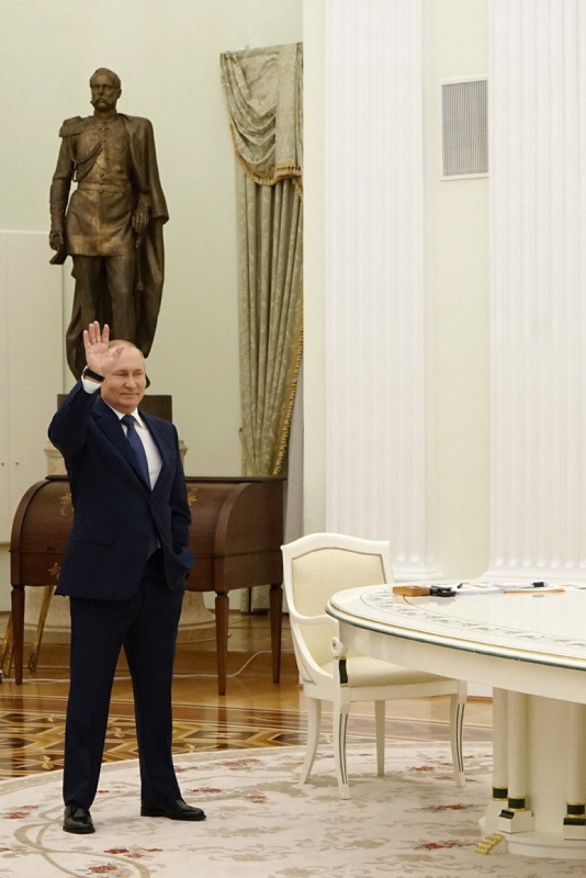 Putin’in görüşmelerine damga vuran ’uzun masa’ yine gündemde! Yeni detaylar ortaya çıktı