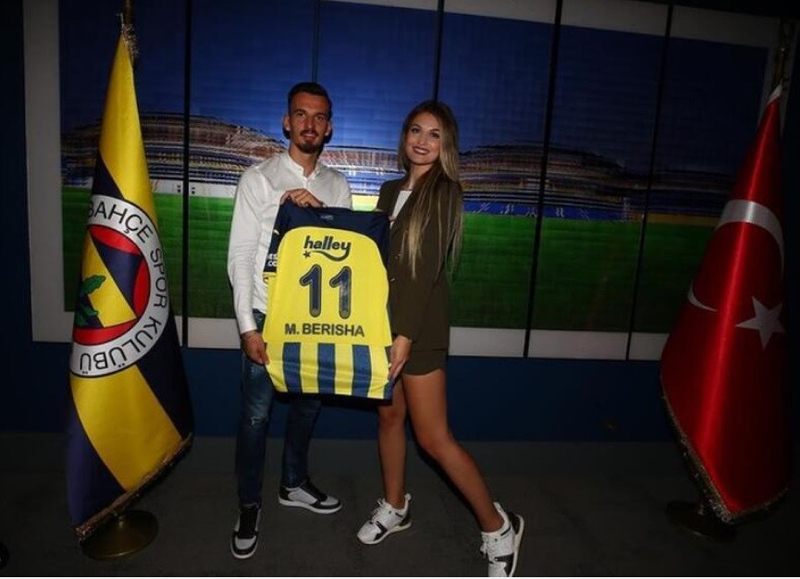Sevgilisini darbeden Fenerbahçeli Mergim Berisha’ya uzaklaştırma kararı