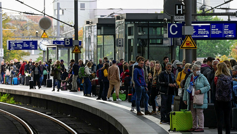 SON DAKİKA: Almanya’da sabotaj! Tren seferleri durdu