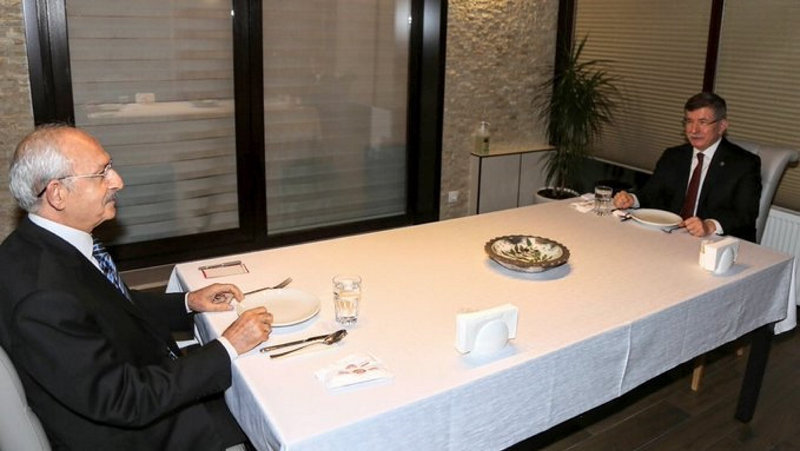 6’lı masa için çarpıcı Birleşmiş Milletler BM benzetmesi! Kılıçdaroğlu ve Davutoğlu’nun sözleri ne anlama geliyor? Çarpıcı sözler: Bir ucube sistemi