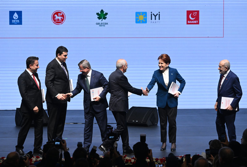 6’lı koalisyonda kopuşlar olur mu? CHP’den İYİ Parti’ye rest: Ya Kılıçdaroğlu’nun adaylığını kabul edin ya da masadan kalkın