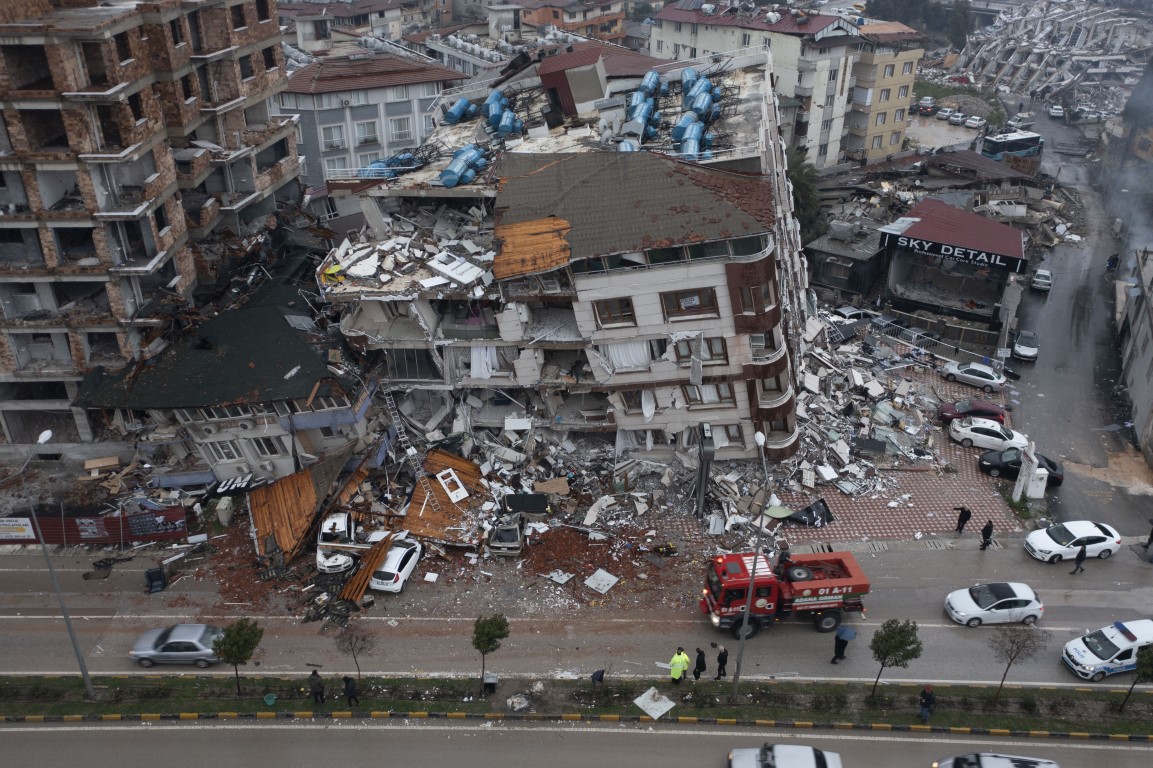 İtalyan Ulusal Jeofizik ve Volkanoloji Enstitüsü’nün başkanı Carlo Doglioni: Türkiye’deki depremde yer 3 metre hareket etti