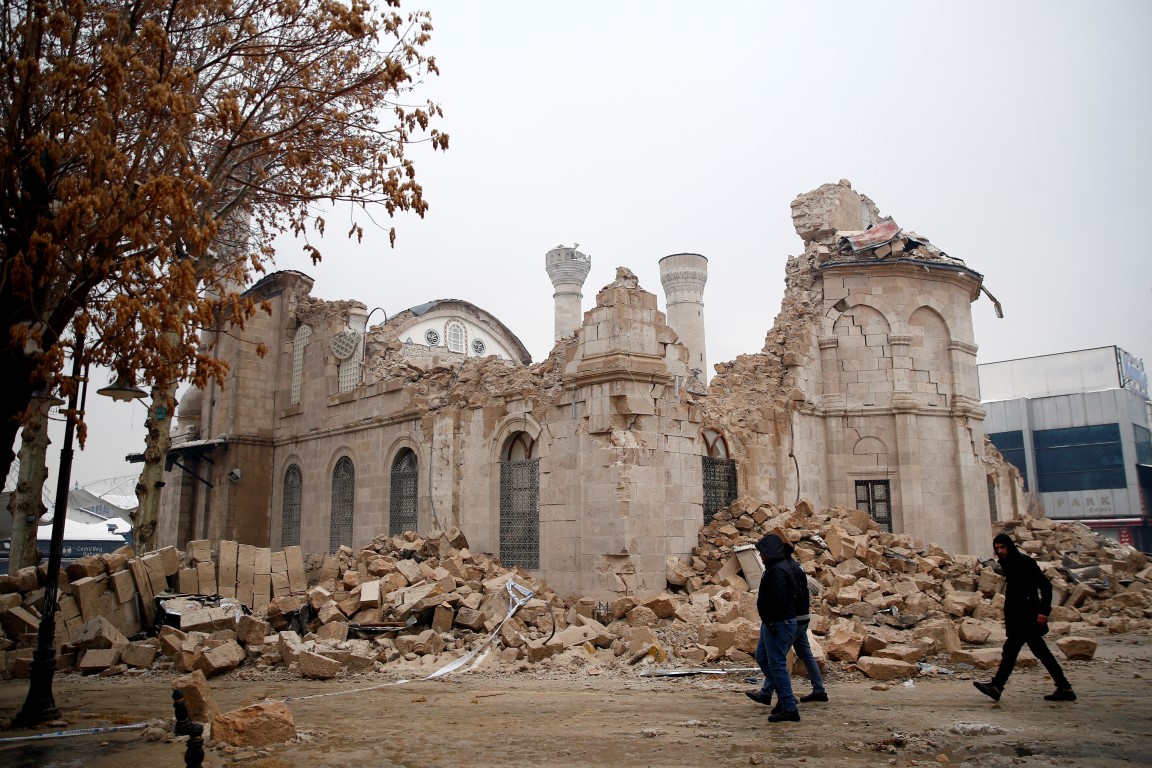 İtalyan Ulusal Jeofizik ve Volkanoloji Enstitüsü’nün başkanı Carlo Doglioni: Türkiye’deki depremde yer 3 metre hareket etti