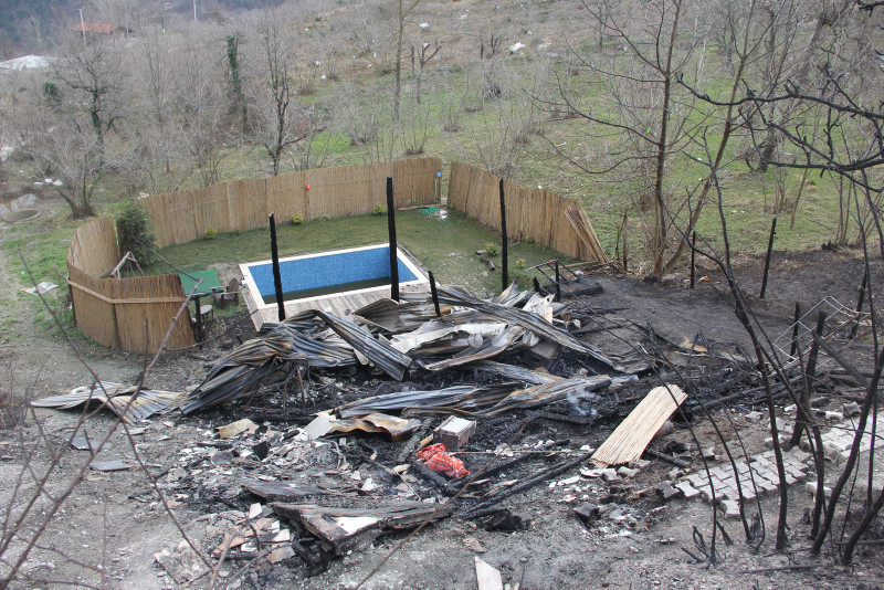 Sapanca’da bungalov yangını! İki genç yaşamını yitirdi