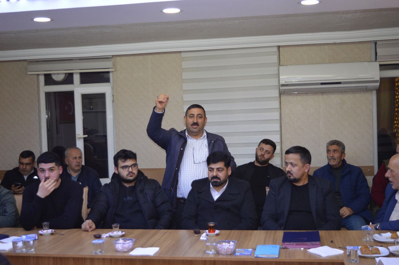 Yeniden Refah Partisi’nde istifa fırtınası: 120 kişi AK Parti’ye geçti