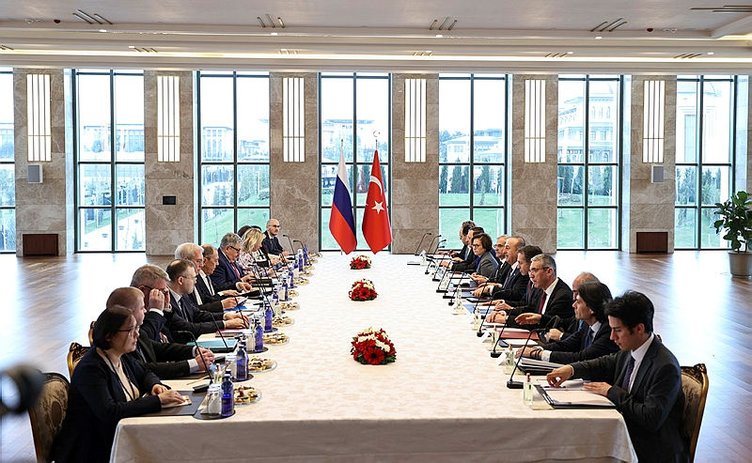 Dışişleri Bakanı Mevlüt Çavuşoğlu ve Rus mevkidaşı Lavrov görüşmesi sonrası dünyaya önemli mesajlar! Masada 5 önemli konu var