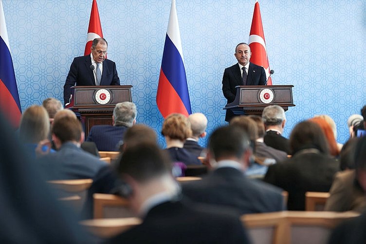 Dışişleri Bakanı Mevlüt Çavuşoğlu ve Rus mevkidaşı Lavrov görüşmesi sonrası dünyaya önemli mesajlar! Masada 5 önemli konu var