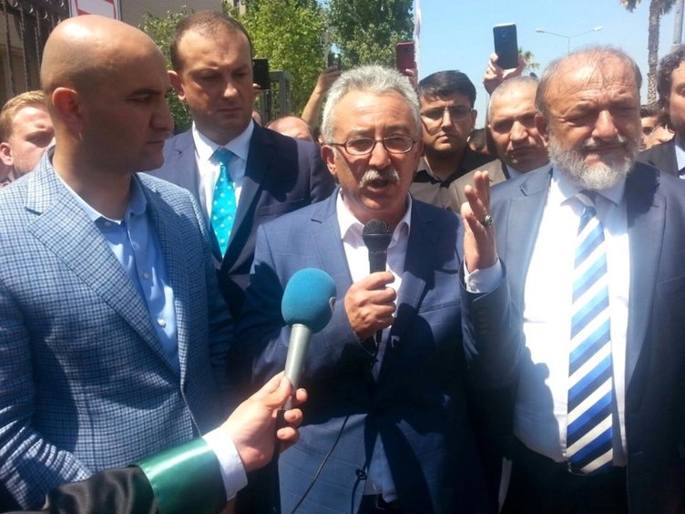 Şehit Fırat Çakıroğlu’nun babası CHP ve İYİ Parti’ye ateş püskürdü: Ne kadar vatan haini varsa bunlarda