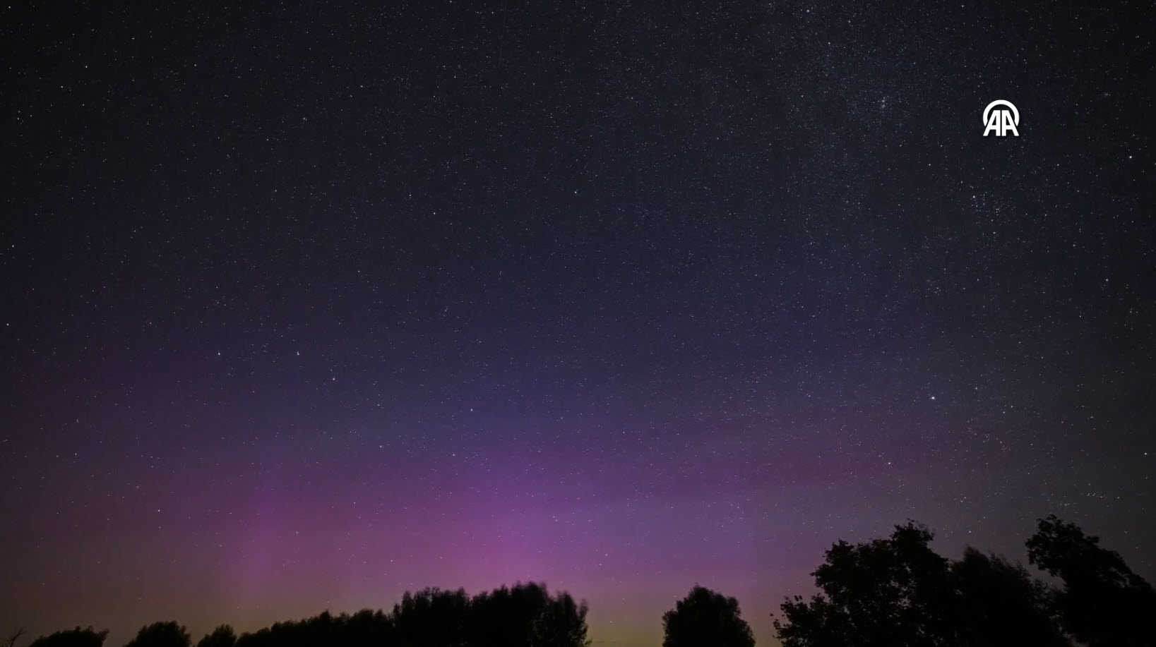 Büyüleyici görüntüler! İşte Perseid meteor yağmuru ve kuzey ışıkları