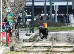 Brükselde patlama ve silah sesleri·