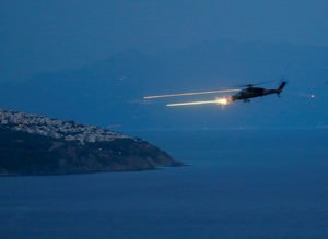 Atak helikopterinden tatbikatta ilk atış