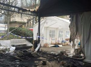 Brükseldeki PKK çadırı yakıldı