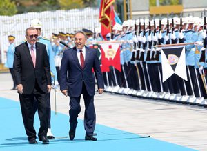 Cumhurbaşkanı Erdoğan, Nazarbayevi böyle karşıladı