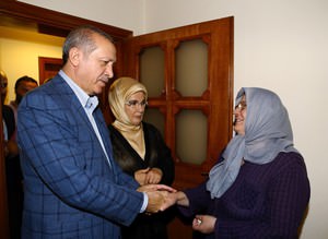 Cumhurbaşkanı Erdoğandan şehit ailelerine taziye ziyareti