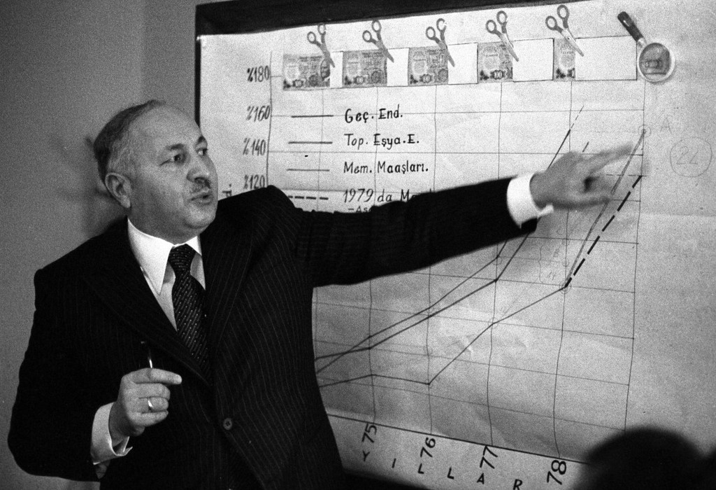 Erbakanın az bilinen fotoğrafları