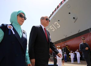 Erdoğan, İstanbul Tersane Komutanlığında böyle karşılandı!