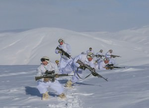 Mehmetçik dondurucu soğukta vatanını savunuyor