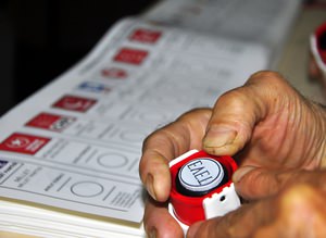 Son ankette AK Parti uçtu, HDP gömüldü