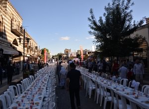 Surda yaralar sarılıyor