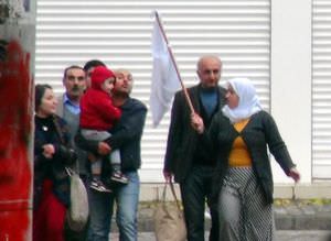 Cizre'den halkın beyaz bayrak açıp kaçışı sürüyor - 1