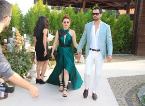 Kenan İmirzalıoğlu ve Sinem Kobal dünyaevine girdi!