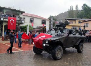 Operasyondan dönen Mehmetçiğe çoşkulu karşılama