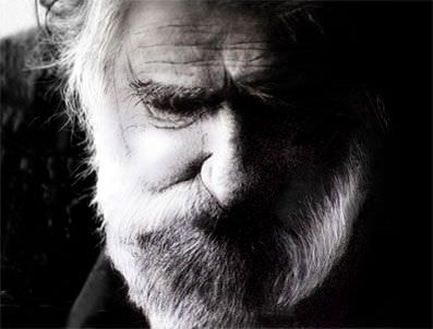 Can Yücel söyler Sevgi Duvarı