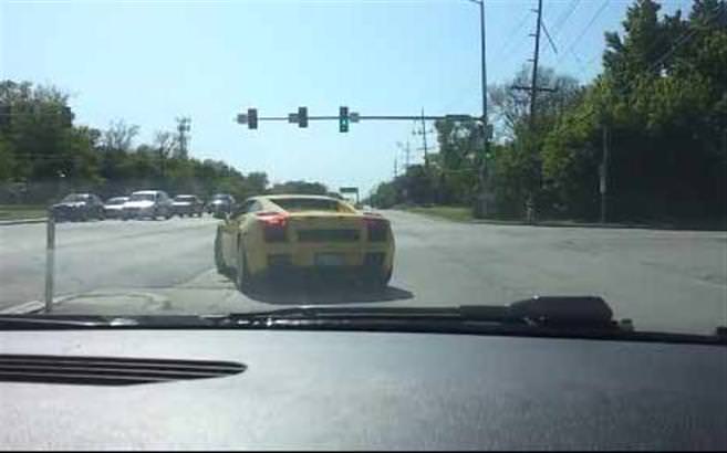 Lamborghini böyle kaza yaptı!