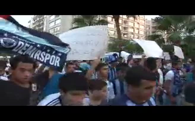 Adana Demirspor taraftarı isyan etti