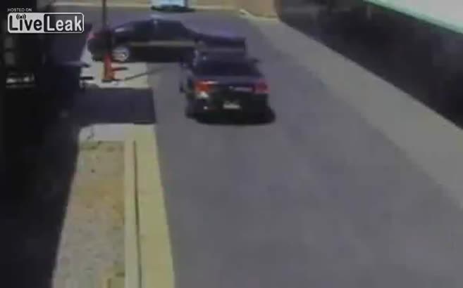 2 suçluyu elinden böyle kaçırdı