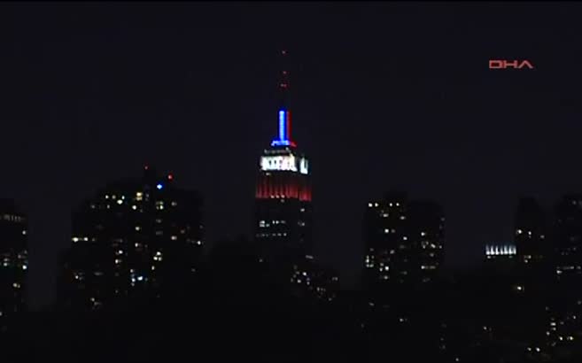 'Empire State' binası kırmızı beyaza büründü