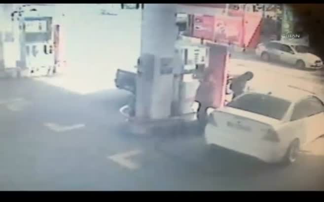 Benzin istasyonunda dehşet anları