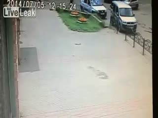 Neredeyse çocuğu eziyordu