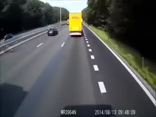 Otobanda inanılmaz kaza!