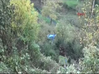Askeri araç şarampole yuvarlandı