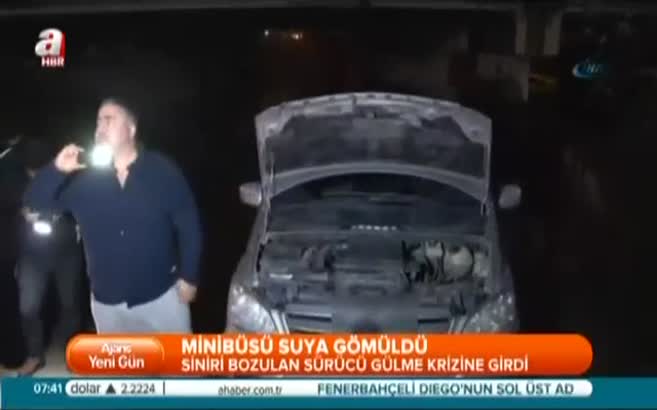 Ağlanacak haline güldü