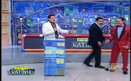 Ağzından alev çıkarmaya çalışırken yandı