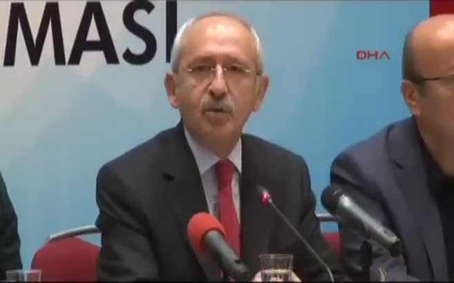 Kılıçdaroğlu'na ayakkabılı saldırı anı