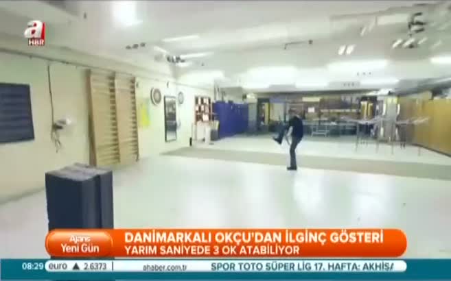 Yarım saniyede 3 ok atabiliyor