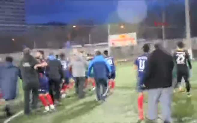 10-0'lık maçta 7 kırmızı kart!