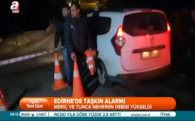 Tarihi köprüler geçişe kapatıldı