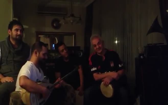 Hakan Altun, Zafer Algöz ve Umur Kurt'tan "Demba Ba" şarkısı