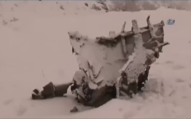 Uçak enkazından ilk görüntüler