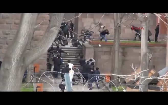 Ankara Üniversitesi'nde kavga çıktı
