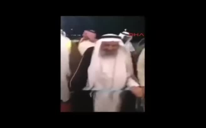 100 yaşında 20'sinden küçük kızla evlendi