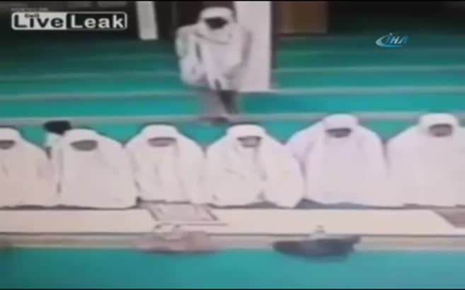 Böyle hırsızlık görülmedi... Hırsız kadın mı erkek mi?