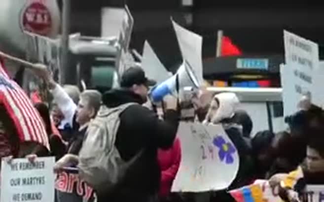 ABD'de Türk Bayrağı'nı Ermeniler'den kurtaran Azeri